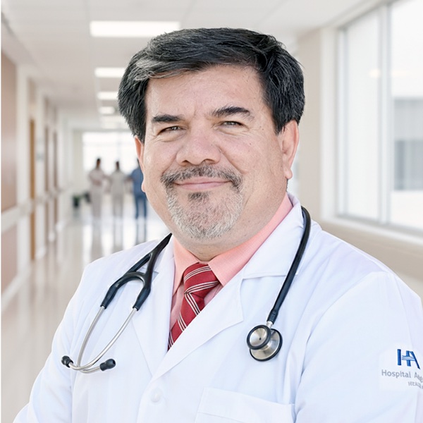 Dr. Elías Córdova Sastré, pediatra neonatólogo
